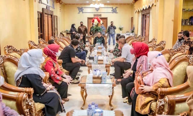 Tamu Bupati Hendy Siang itu Letjen AM Putranto, Dankodiklat-AD Kelahiran Jember